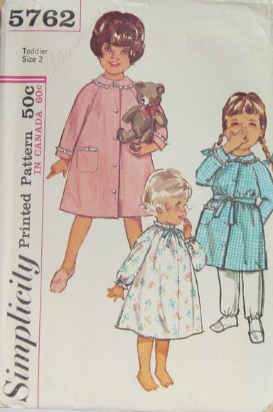 TODDLERS' NIGHTGOWN AND ROBE