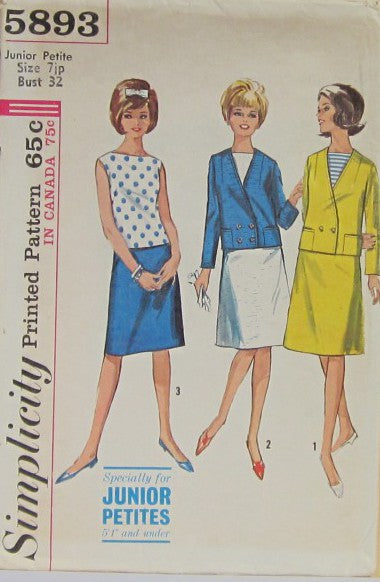 JUNIOR PETITES JACKET BLOUSE AND SKIRT