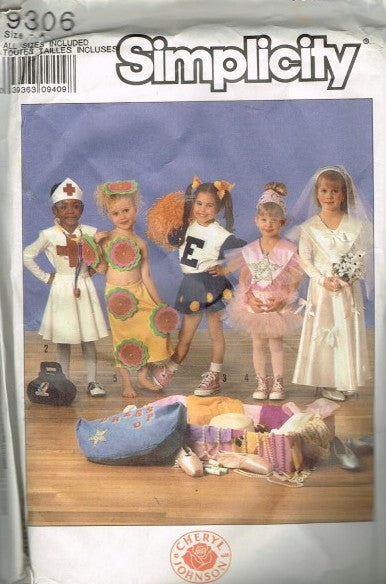 CHILDS DRESS UP CLOTHES AND BAG