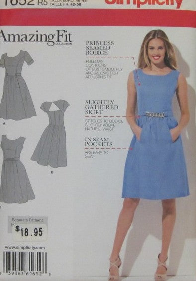 MISSES MISS PETITE DRESS WITH INDIVIDUAL PATTERN PIECES