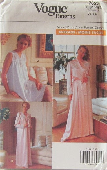 MISSES NIGHTGOWN AND ROBE