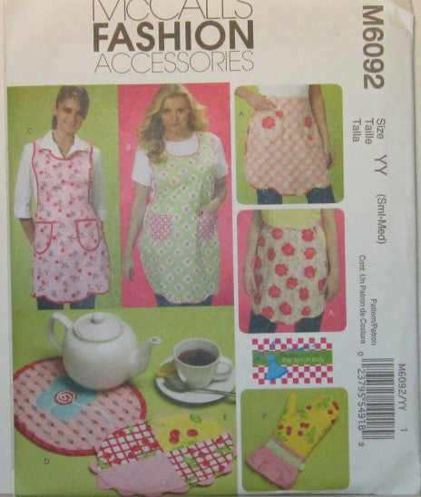 APRONS TRIVETS AND MITT