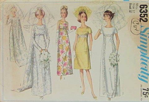 JUNIORS' AND MISSES' WEDDING DRESS WITH DETACHABLE TRAIN (CUT)