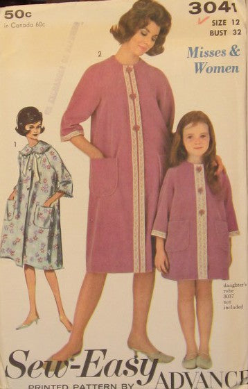 MISSES AND WOMENS ROBE