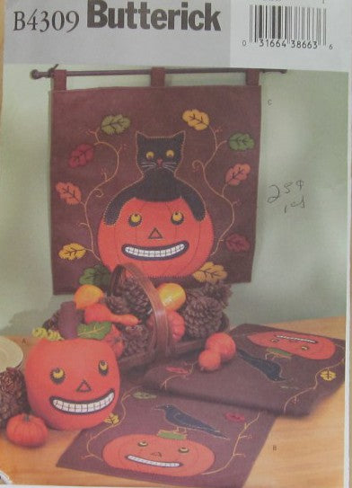 PUMPKIN CENTERPIECE RUNNER AND WALL HANGING