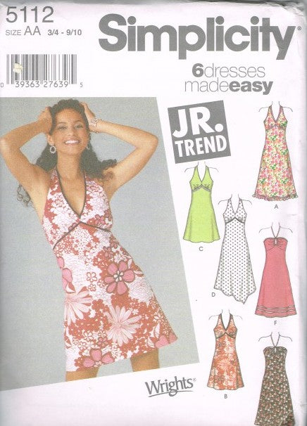 JUNIORS DRESS IN TWO LENGTHS WITH BODICE AND HEMLINE VARIATIONS