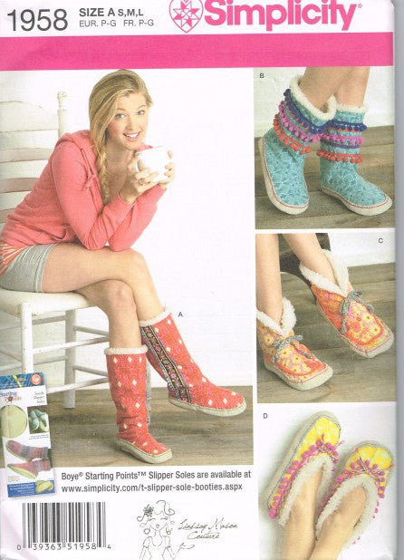 MISSES' SLIPPERS IN THREE SIZES
