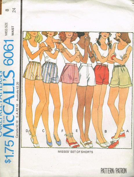 MISSES' SET OF SHORTS