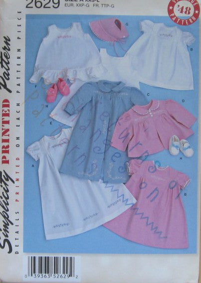 BABIES LAYETTE AN BONNET